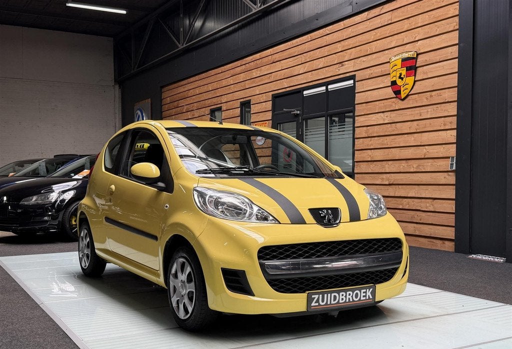 Peugeot 107 1.0 115DKM! Leuke Auto! Sport! (bj 2010), Gebruikt, Elektrische ramen, 1290 kg, 68 pk