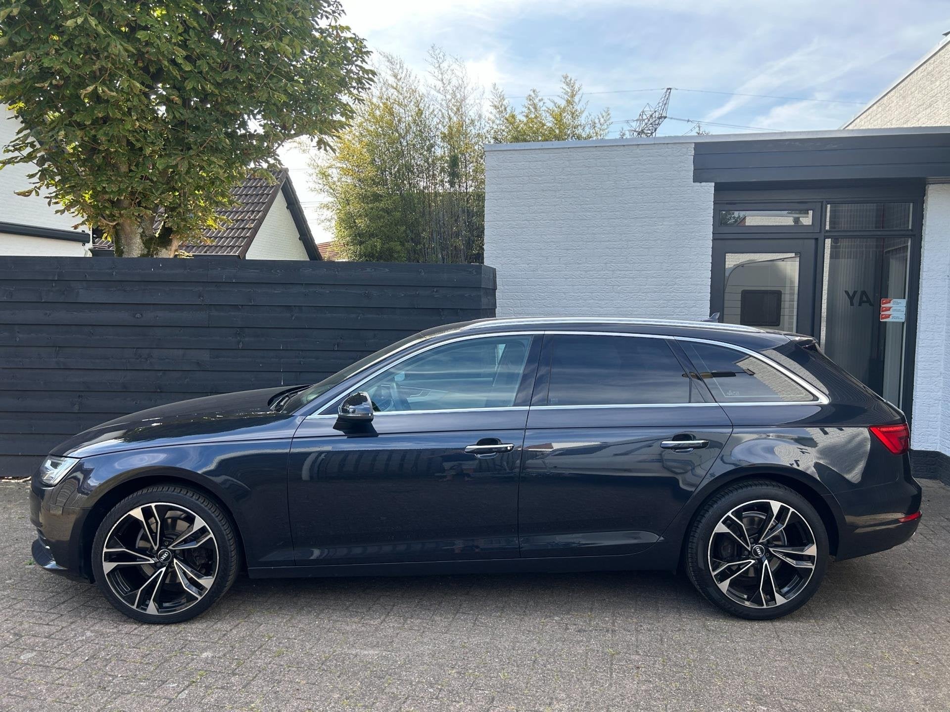 Audi A4 Avant 2.0 TFSI ultra Design Pro Line, 190PK, Gebruikt, 1984 cc, A4, Onderhoudsboekje