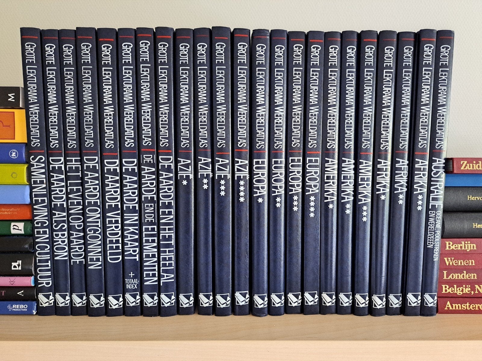 Grote Lekturama Wereldatlas compleet, Boeken, Complete serie, Algemeen, Ophalen, Gelezen