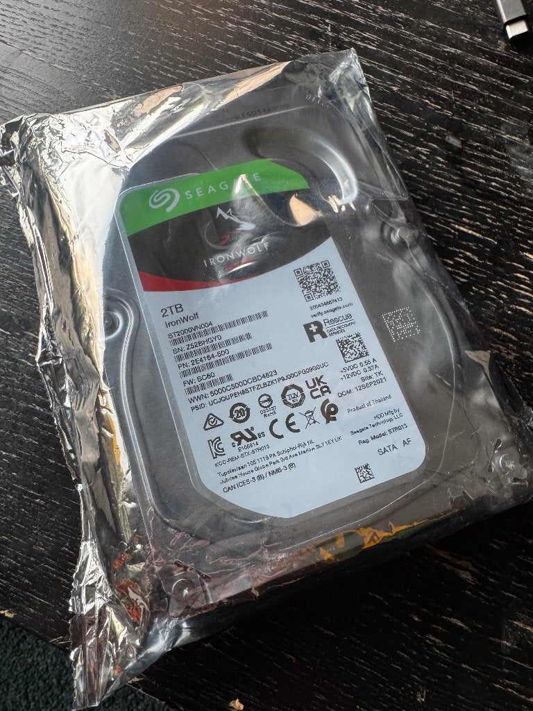 Helemaal nieuw: 2tb Seagate IronWolf NAS SATA HDD, Computers en Software, Harde schijven, Ophalen, Nieuw, Desktop