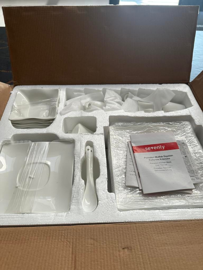 Nieuw porseleinen servies set 6 personen, Ophalen of Verzenden, Nieuw, Overige merken