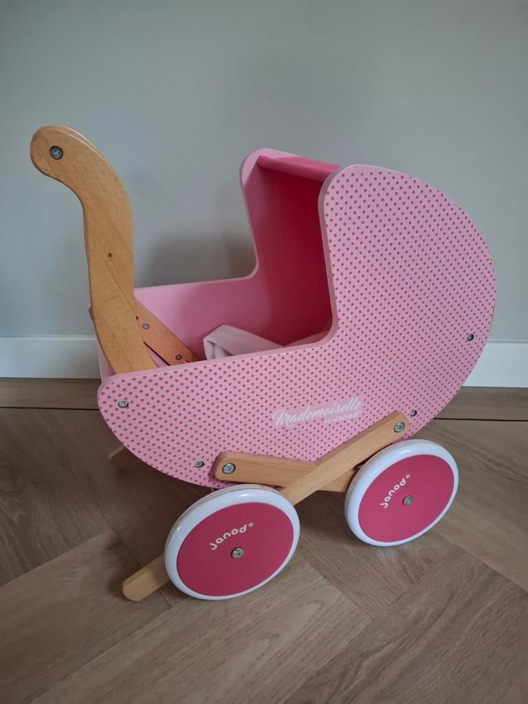 Janod Mademoiselle houten poppenwagen, Kinderen en Baby's, Speelgoed | Houten speelgoed, Ophalen, Zo goed als nieuw, Duw- of Trekspeelgoed