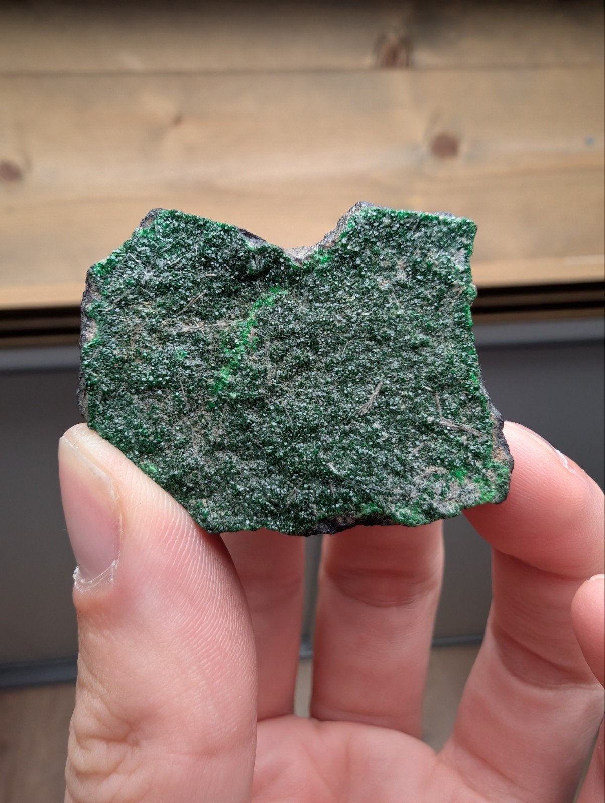 uvaroviet uit de Saranovski mijn in Rusland, Ophalen of Verzenden, Mineraal