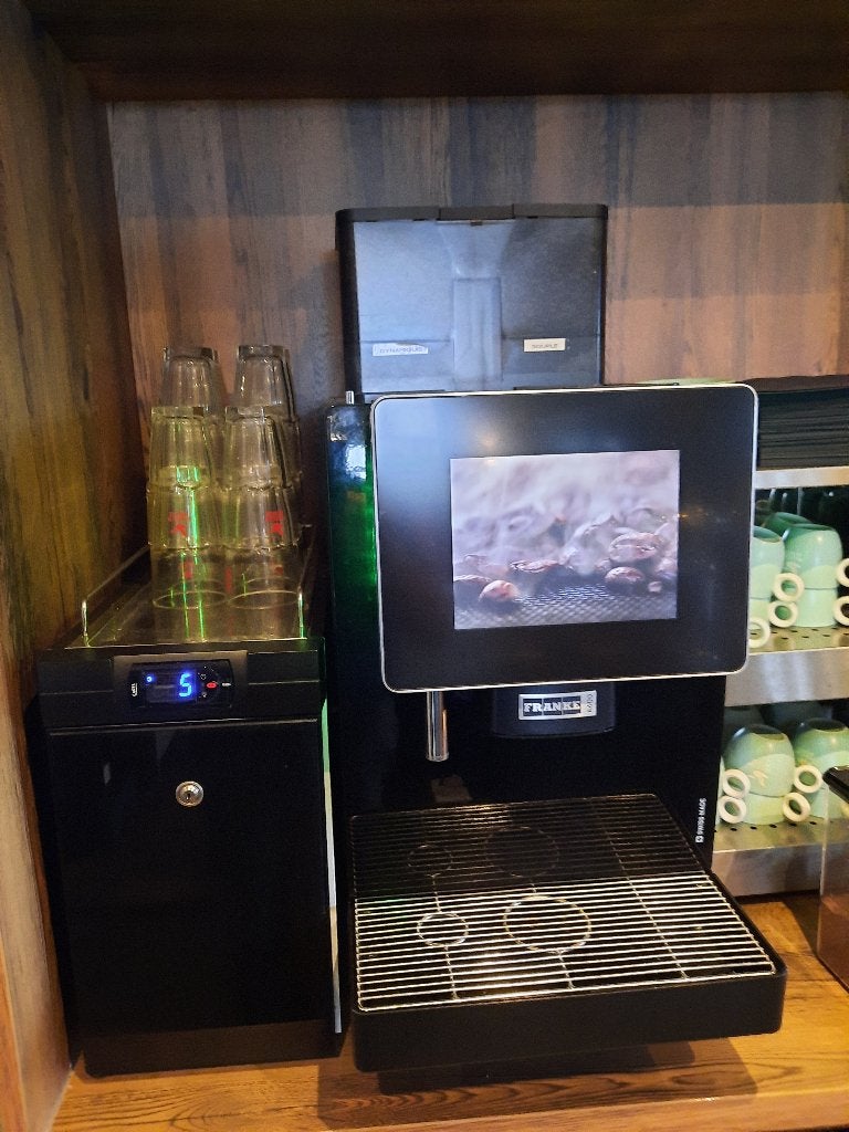 Franke A600 koffiemachine met koelkast, Ophalen, Gebruikt, 10 kopjes of meer, Koffiemachine