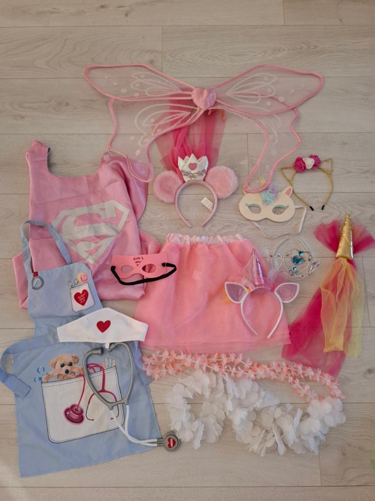 Set verkleedkleding in opbergmand, Ophalen