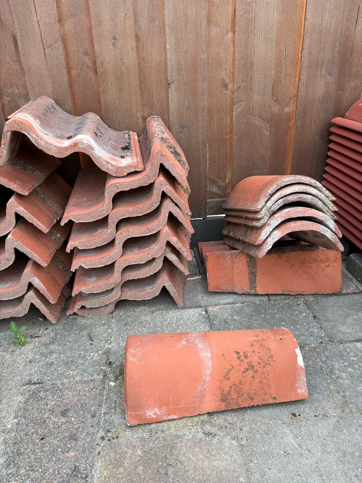 40 kantpannen en 6 nokpannen teeuwen, Doe-het-zelf en Verbouw, Dakpannen en Dakbedekking, Ophalen, Gebruikt, Steen of Klei, Minder dan 5 m²