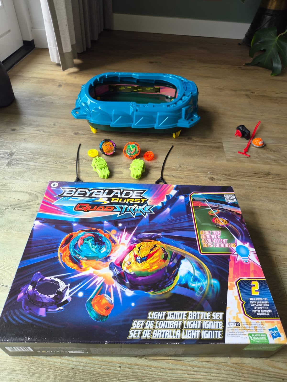 Beyblade burst Quad strike arena met licht effecten, Ophalen of Verzenden, Zo goed als nieuw