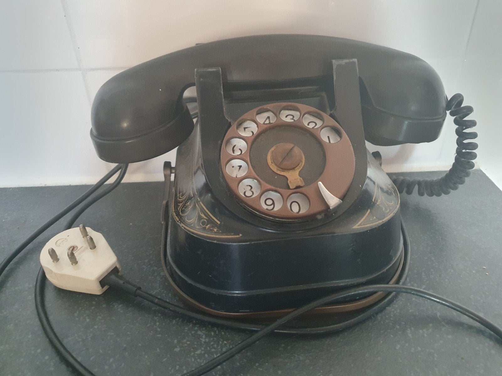 Antieke telefoon met draaischijf - Bakeliet, Ophalen of Verzenden, Gebruikt, Met draaischijf
