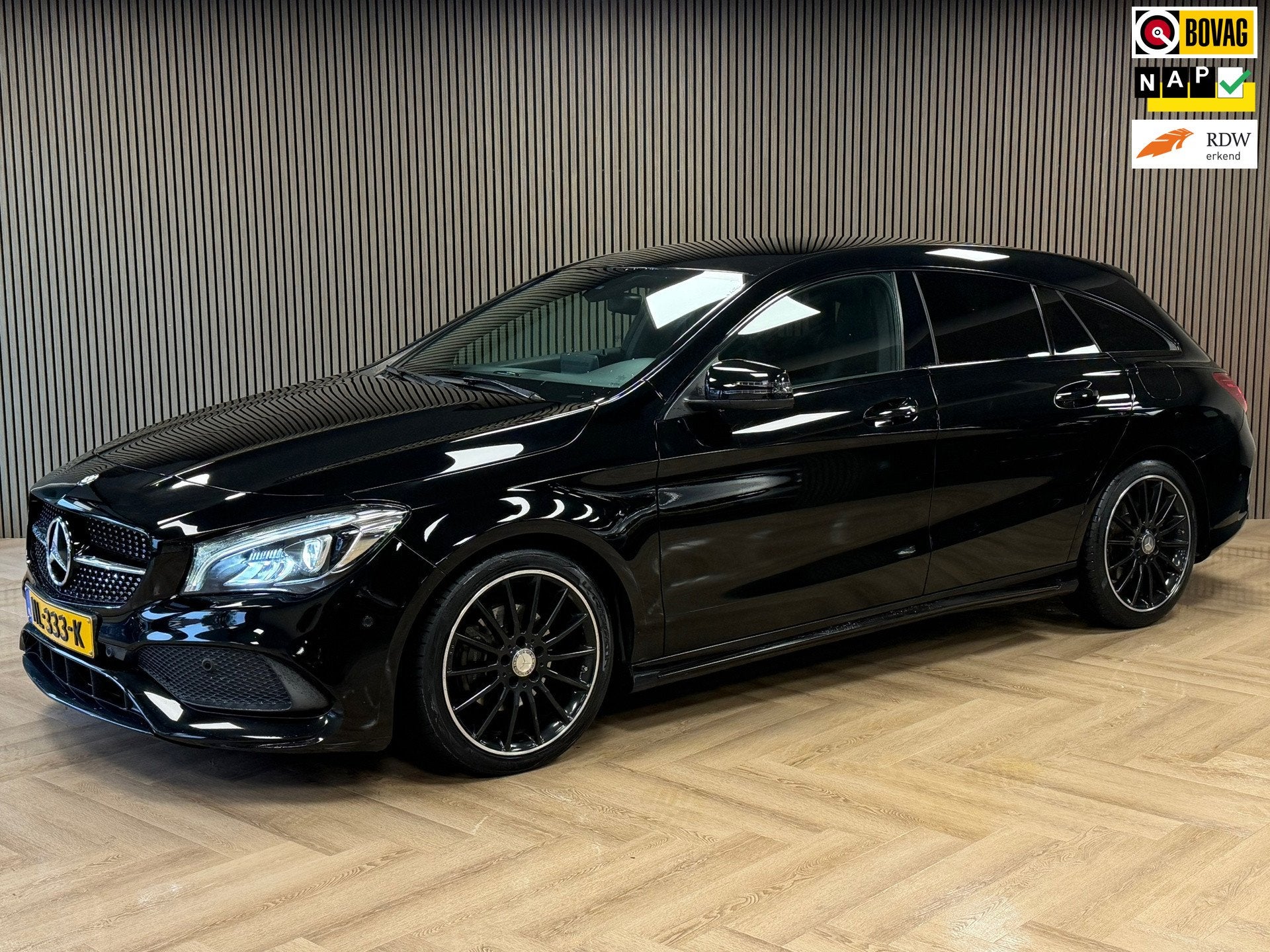Mercedes-Benz CLA-klasse Shooting Brake CLA180 AMG LED NAVI, Auto's, Gebruikt, 4 cilinders, Handgeschakeld, 66 €/maand