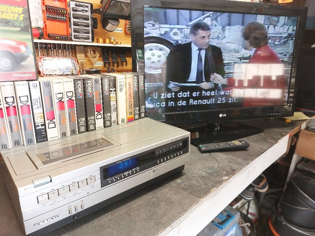 tv met betamax video recorder, Ophalen