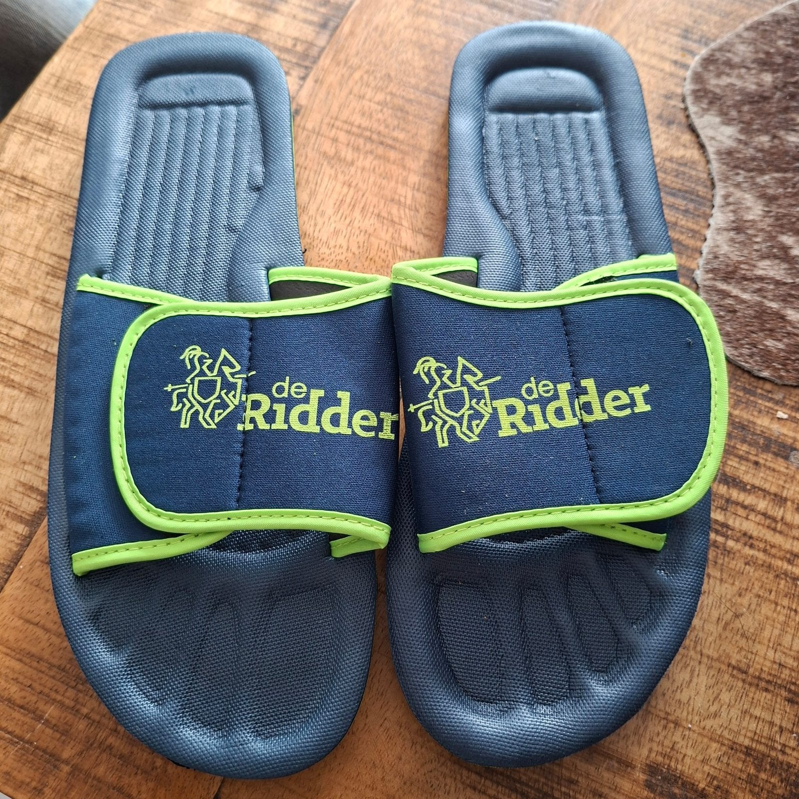 De Ridder slippers, Ophalen, Nieuw