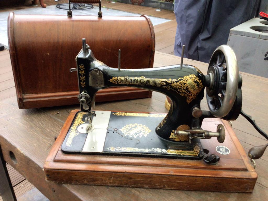 Oude Singer naaimachine, Antiek en Kunst, Antiek | Naaimachines, Ophalen