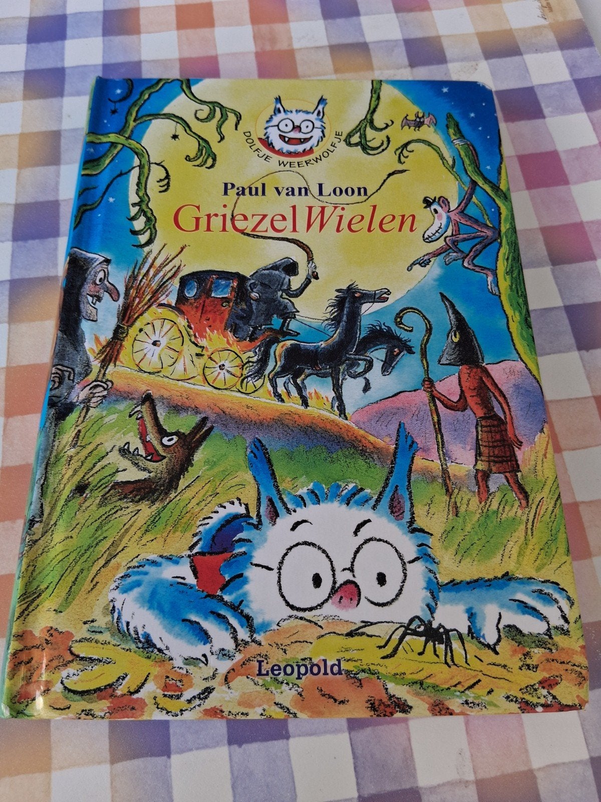 boek paul van loon - dolfje weerwolfje - griezelwielen, Ophalen of Verzenden, Gelezen, Fictie algemeen