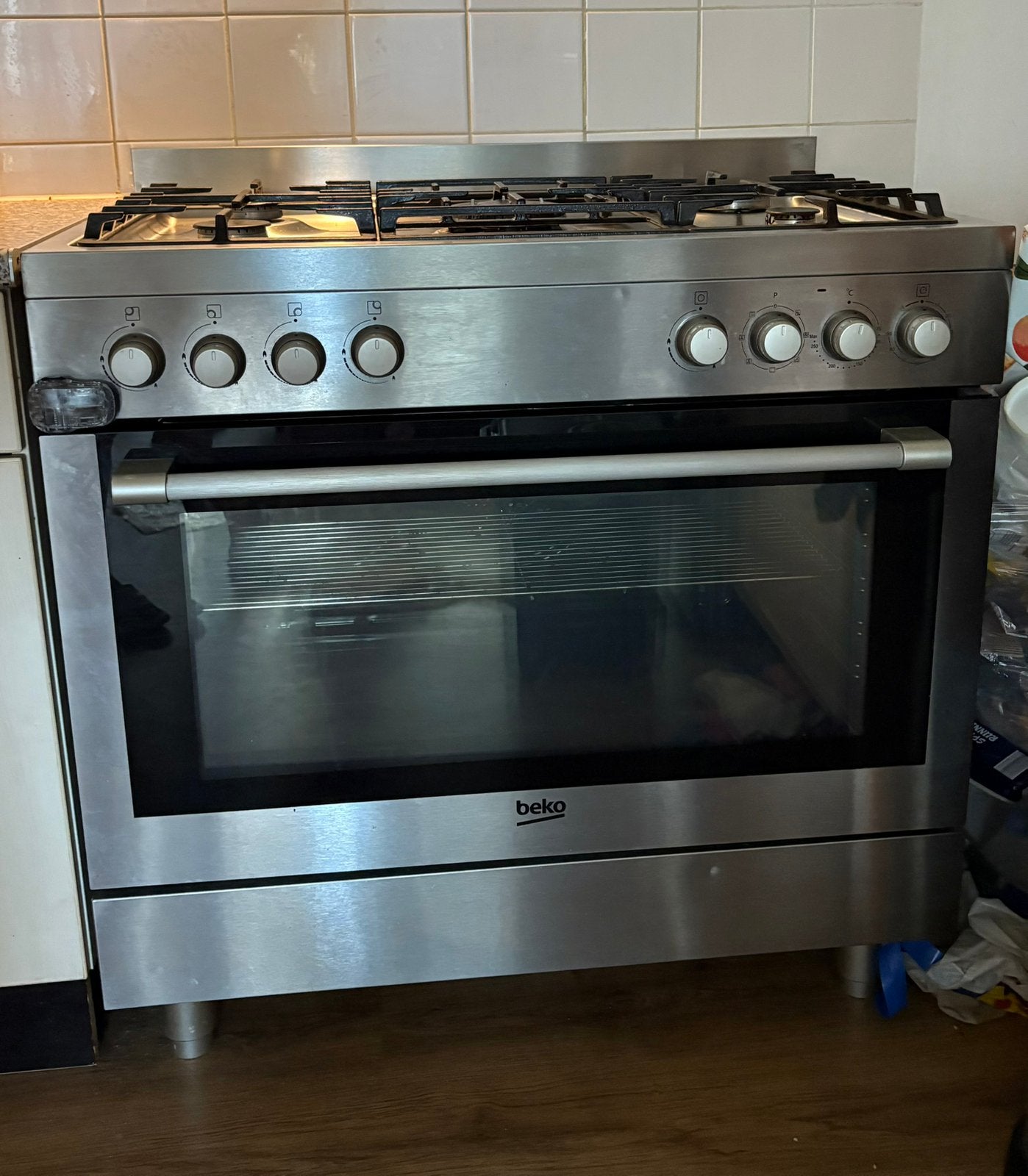 Beko Gasfornuis 90 cm - RVS met Oven, Witgoed en Apparatuur, Fornuizen, Ophalen, Gebruikt, 60 cm of meer, Grill