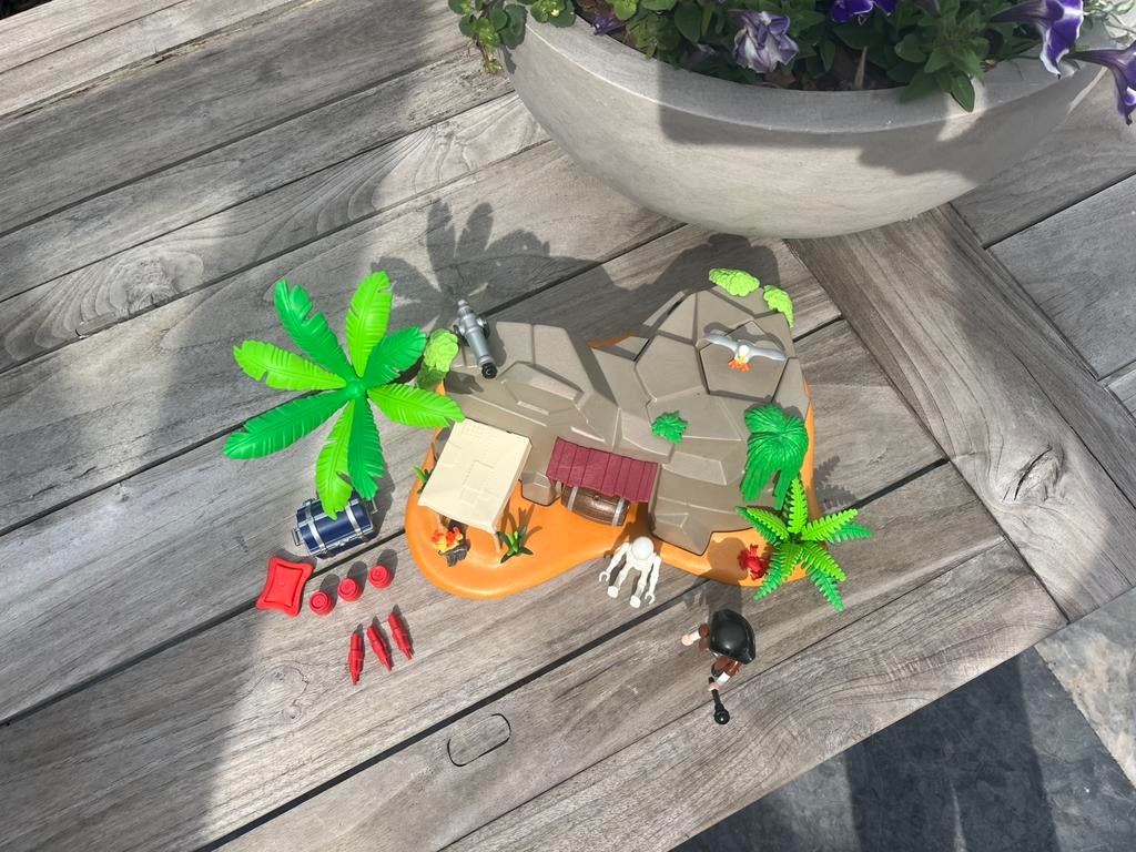 Playmobil piratengrot 4797 en eiland 6687, Ophalen of Verzenden, Zo goed als nieuw