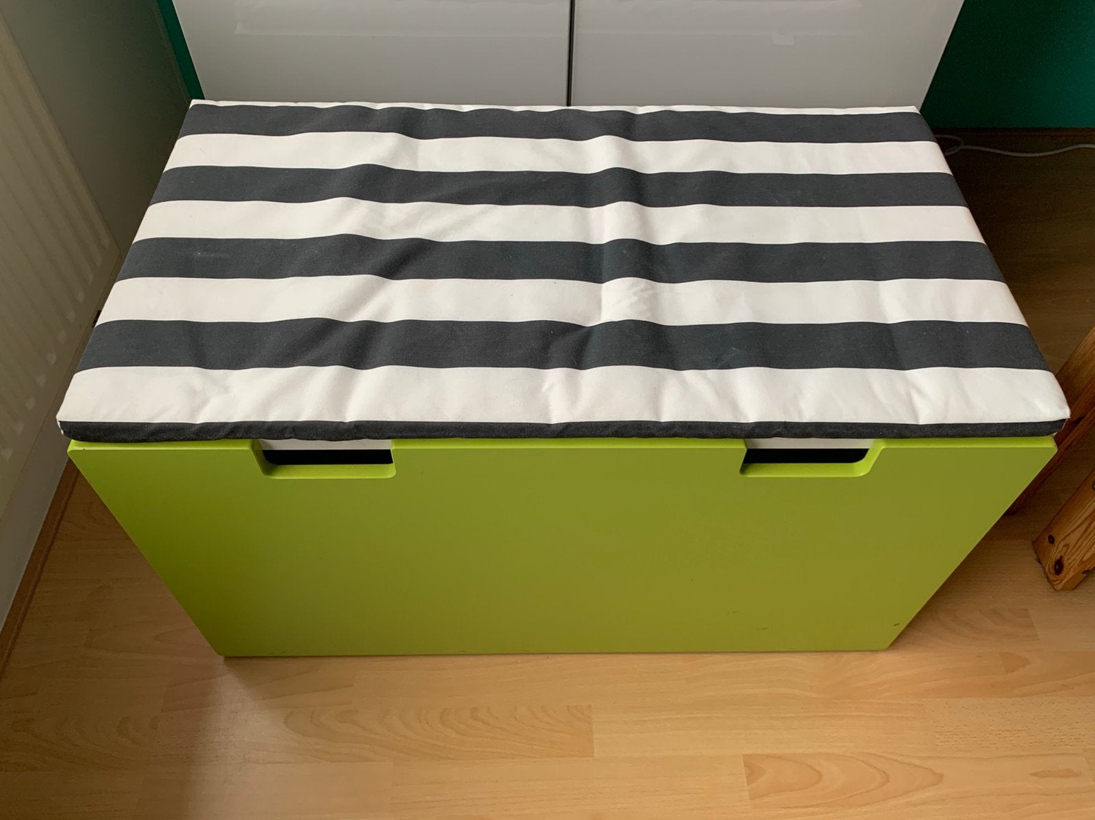 Ikea Smastad speelgoedkist/bank wit/groen, Ophalen, Gebruikt, 50 tot 100 cm, 75 tot 100 cm
