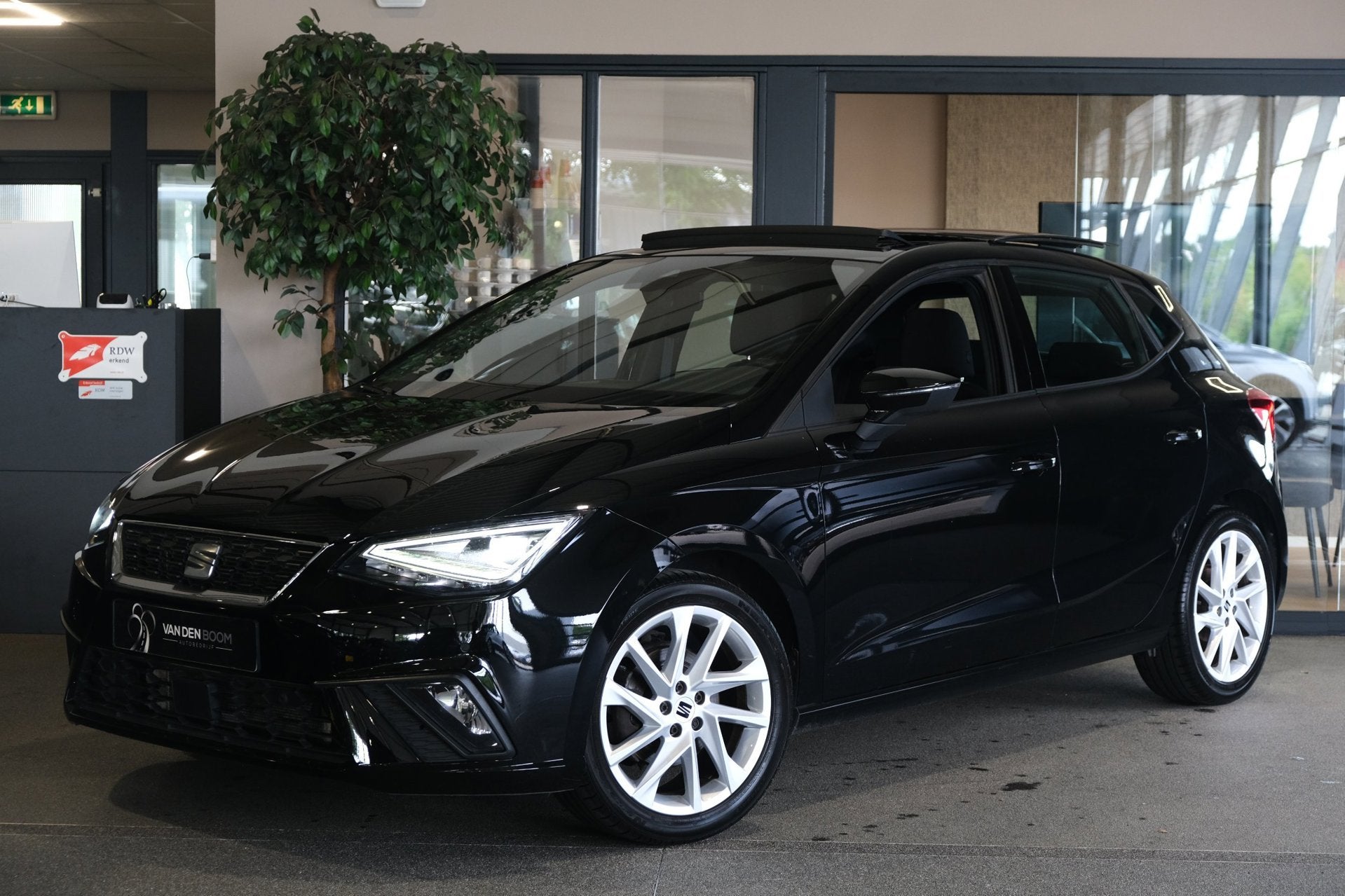 Seat Ibiza 1.0 EcoTSI FR 110PK DSG Facelift Pano Led Navi Ca, Auto's, Seat, Stof, Gebruikt, 580 kg, Origineel Nederlands