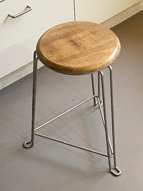 Tomado kruk, Ophalen, Hout