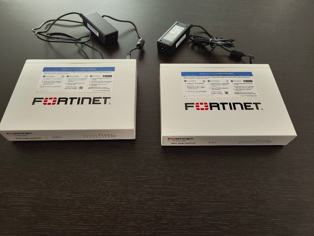 Fortinet FortiGate 60F Firewall (2 stuks), Computers en Software, Ophalen, Gebruikt