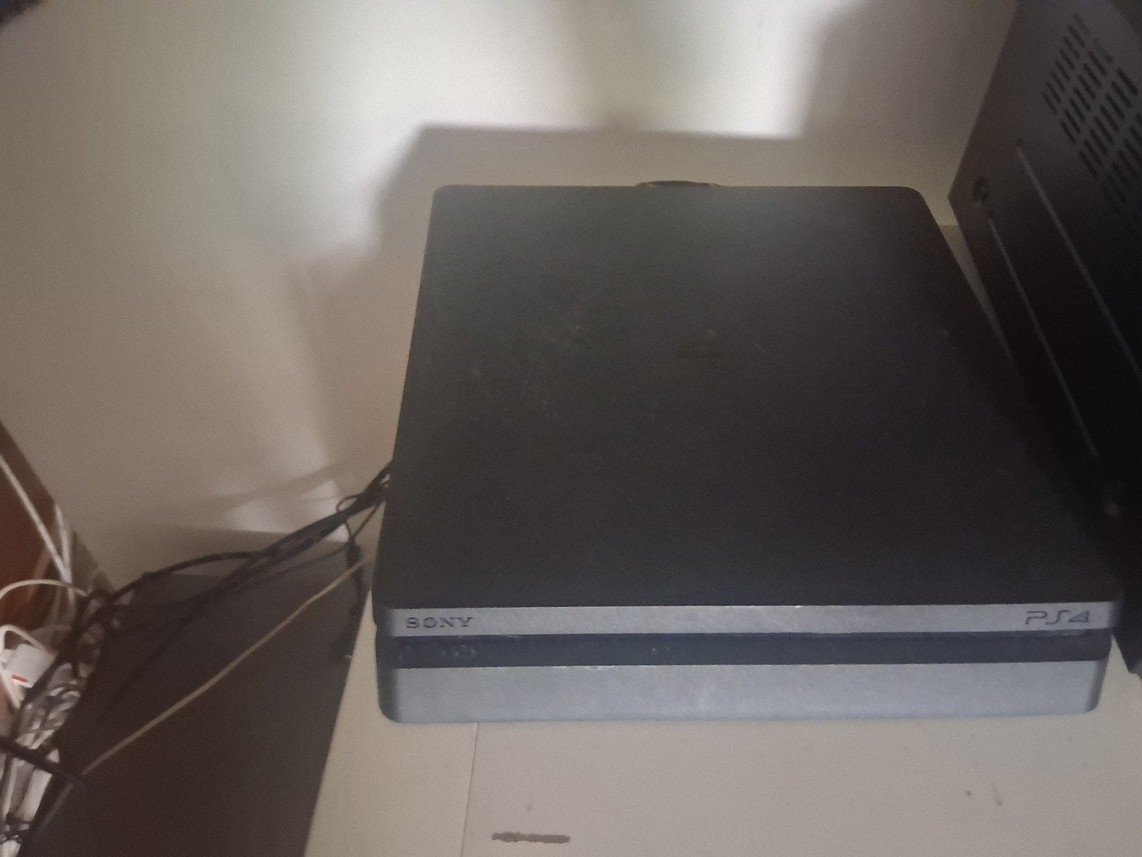 PlayStation 4 Slim 1TB met 2 controllers en 7 games, Ophalen, Met 2 controllers, 1 TB, Slim