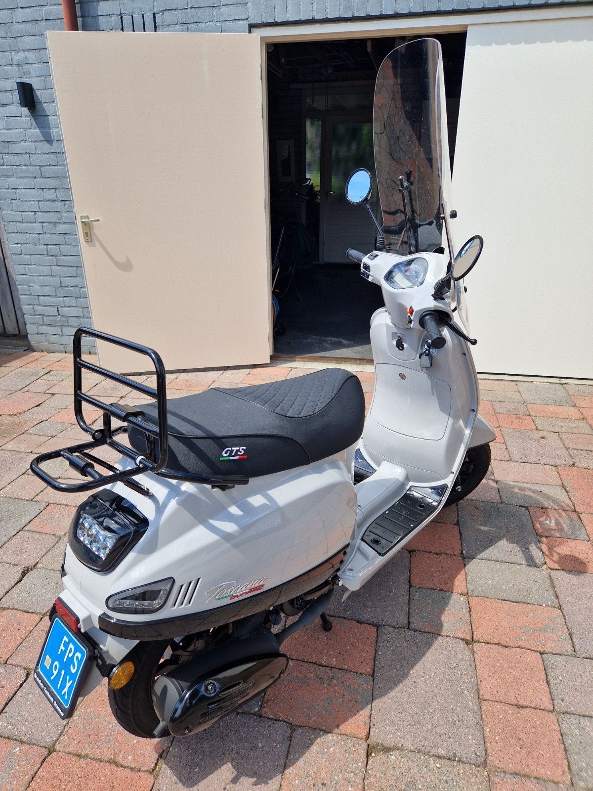 GTS Toscana Limited Edition Scooter - Zo goed als nieuw, Ophalen, Zo goed als nieuw, Benzine, Overige merken
