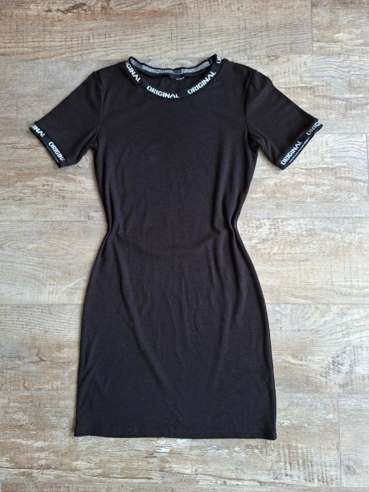 Zwart Ribstof Bodycon Jurkje - Mini Jurk aansluitend - M, Maat 38/40 (M), Zwart, Ophalen of Verzenden, Zo goed als nieuw