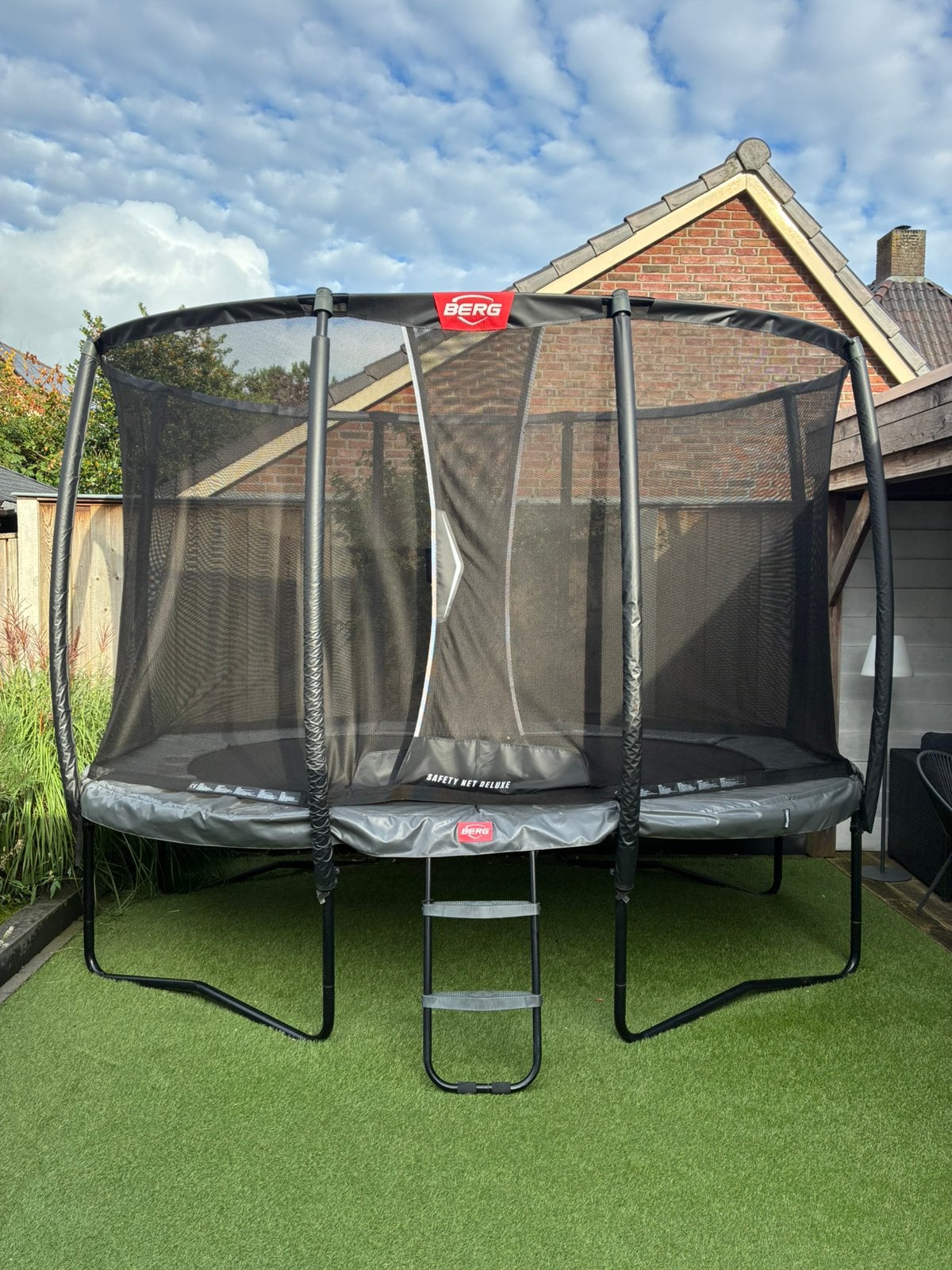 Berg trampoline 350 cm ovaal - nieuw net!, Ophalen, Gebruikt