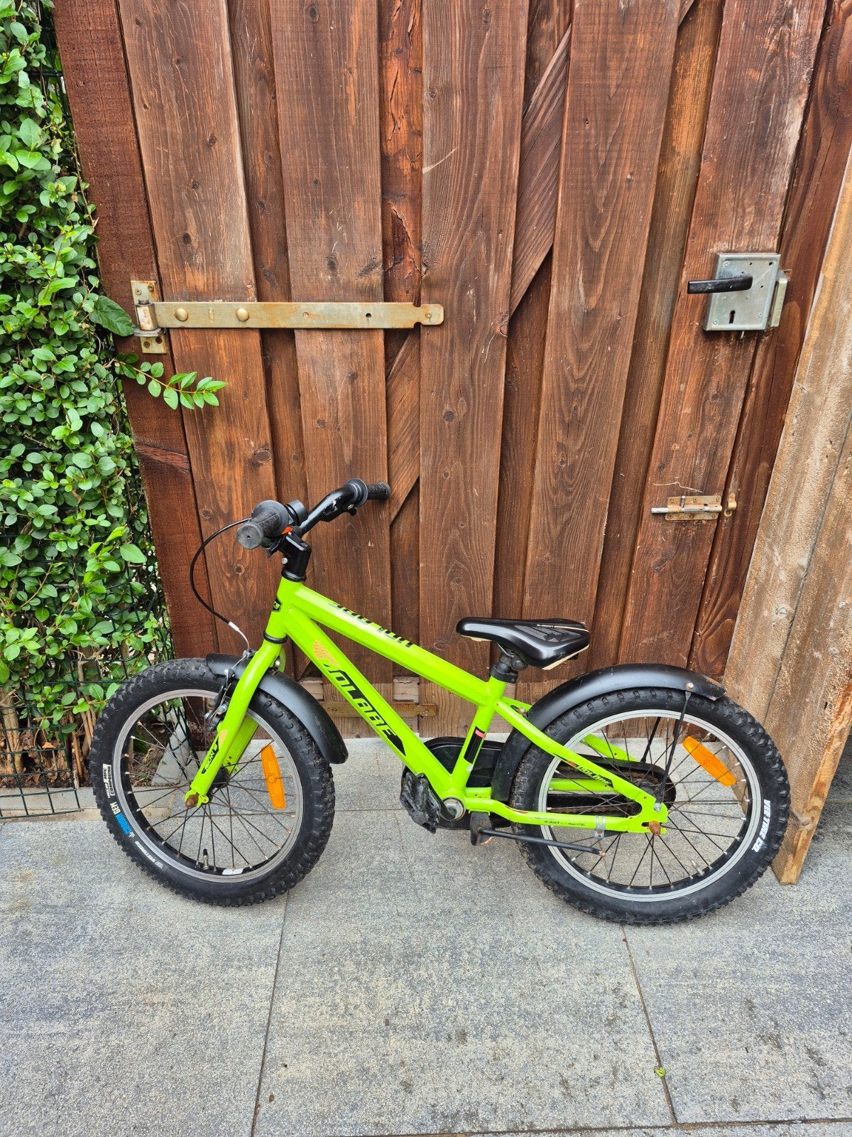 Stoere Volare Rocky 16 inch Kinderfiets – Neon Groen / Zwart, Ophalen, Zo goed als nieuw, 16 tot 20 inch