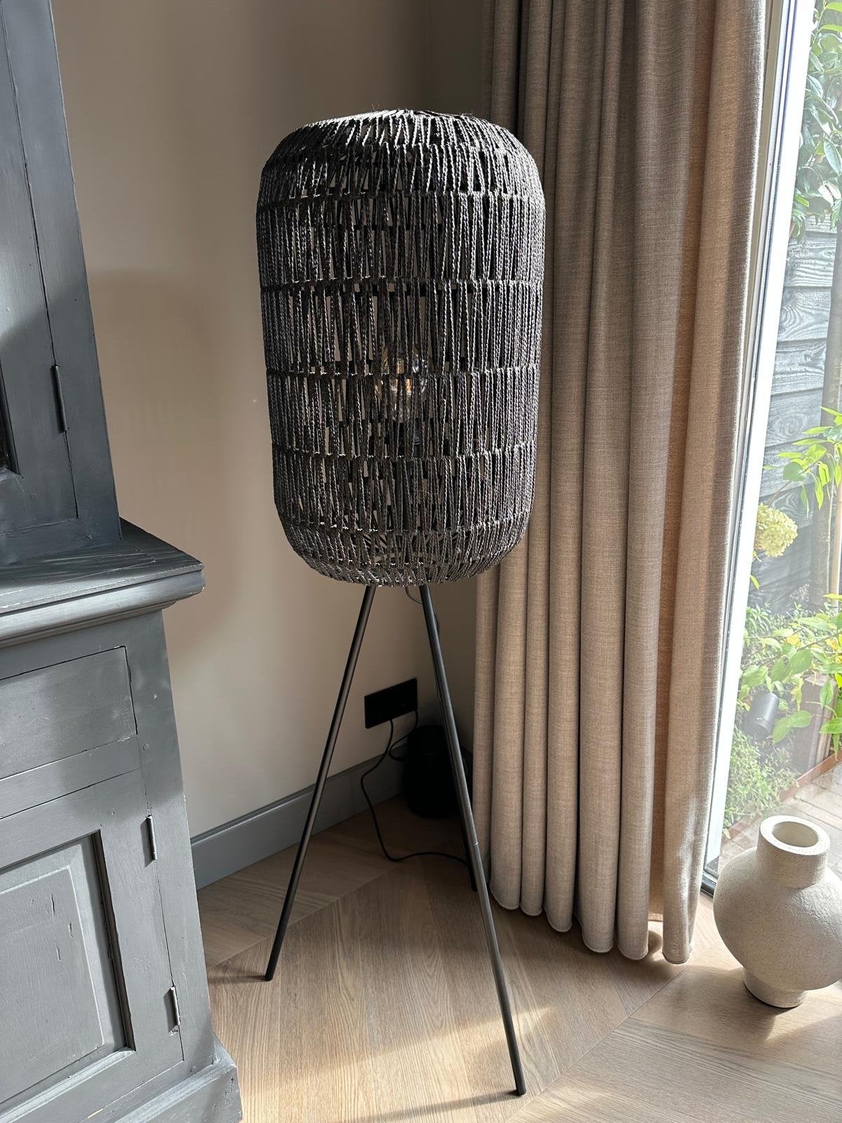 Vloerlamp met gevlochten kap, Huis en Inrichting, Ophalen, 100 tot 150 cm, E27 (groot), Zo goed als nieuw
