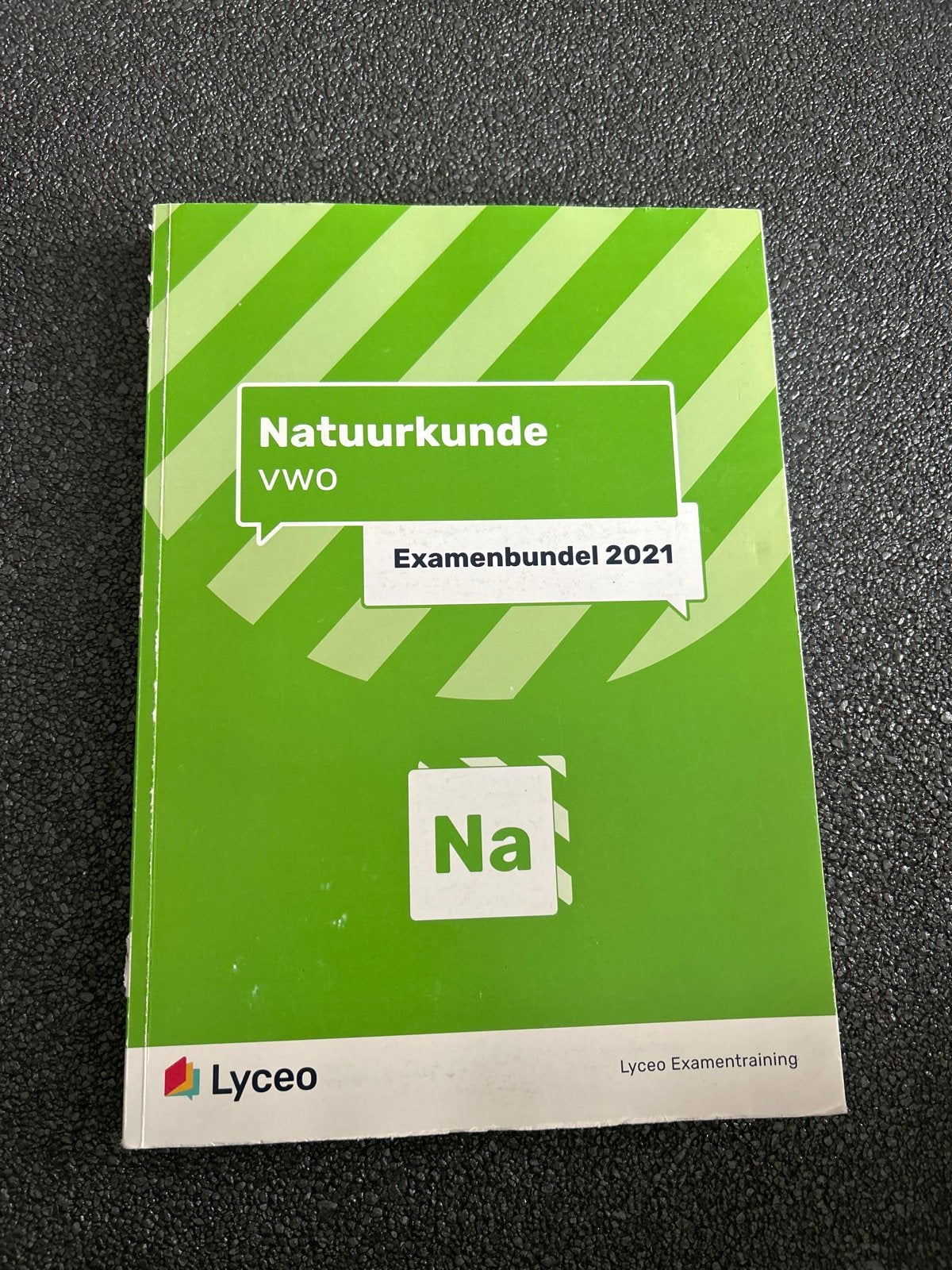 Natuurkunde VWO Examenbundel 2021 Lyceo, Boeken, Ophalen of Verzenden, Beta, Zo goed als nieuw