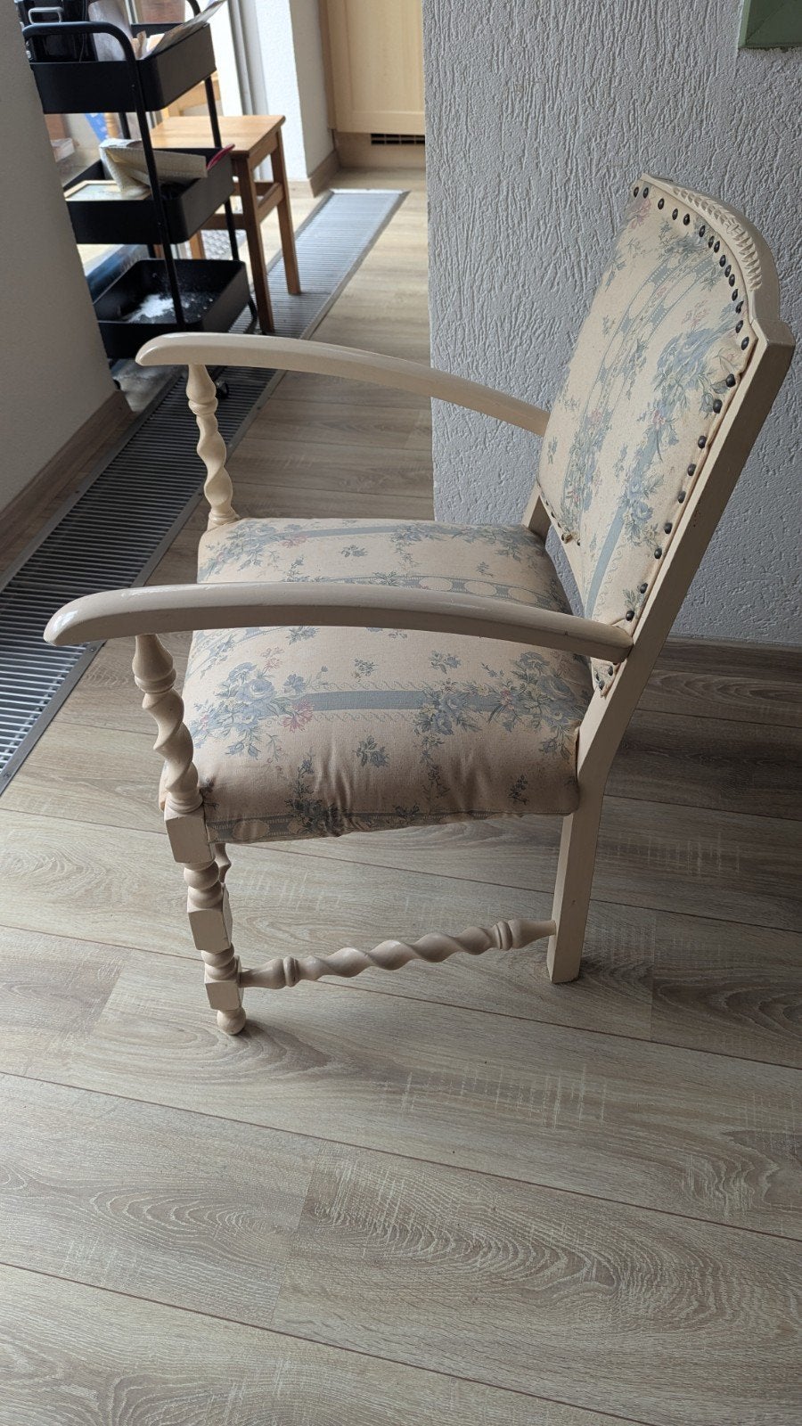 2 Antieke stoelen met bloemenpatroon, Ophalen