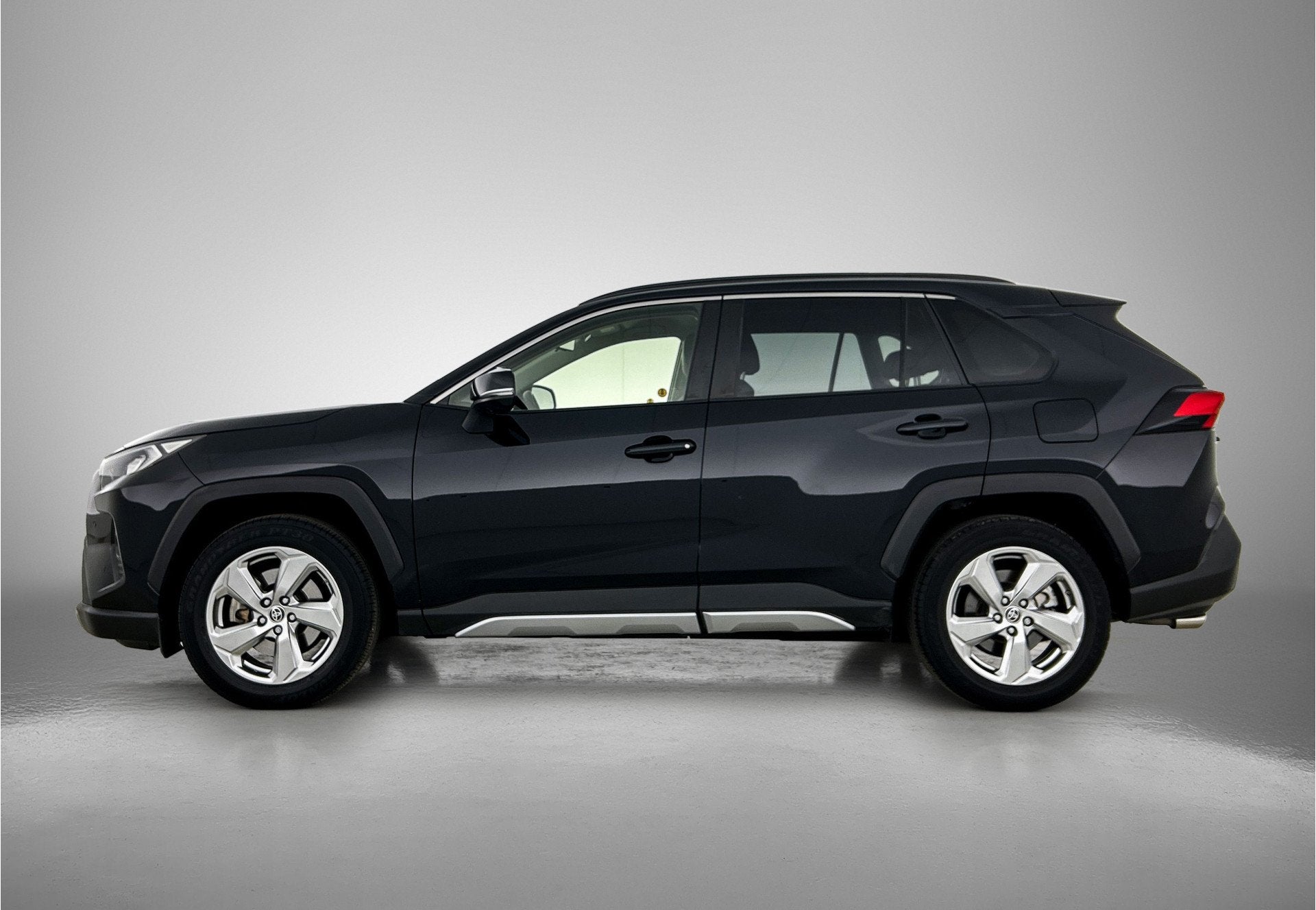 Toyota RAV4 2.0 VVT-iE Dynamic Innovation Pack | Dealer Onde, Auto's, 12 maanden, Gebruikt, 4 cilinders, Zwart