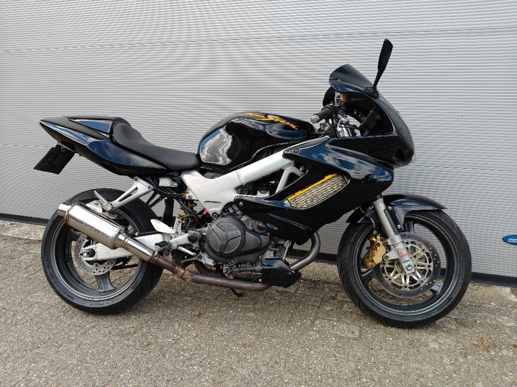Honda VTR 1000 Firestorm, Motoren, 2 cilinders, Sportuitlaat, Sport, Meer dan 35 kW