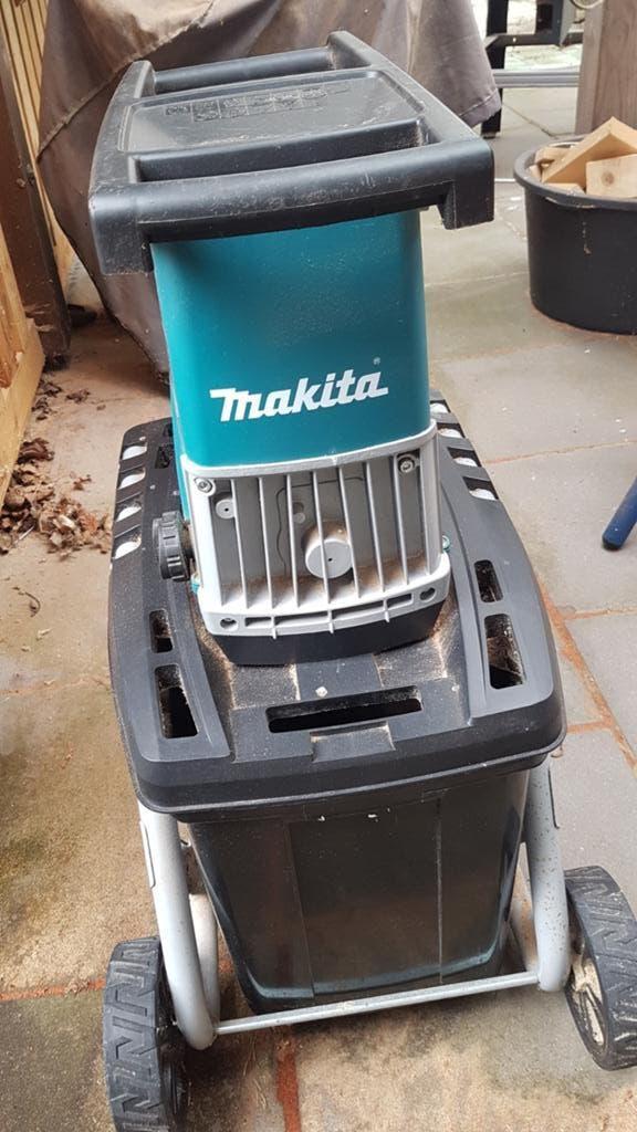 Makita hakselaar versnipperaar UD2500, Tuin en Terras, Hakselaars, Ophalen, Zo goed als nieuw, Makita, Met opvangbak