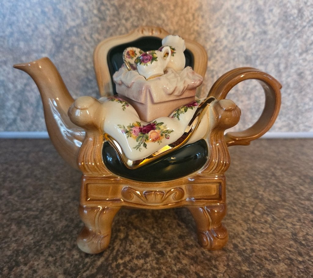 Royal Albert Theepot Stoel, Ophalen of Verzenden, Zo goed als nieuw, Overige stijlen, Kop(pen) en/of Schotel(s)