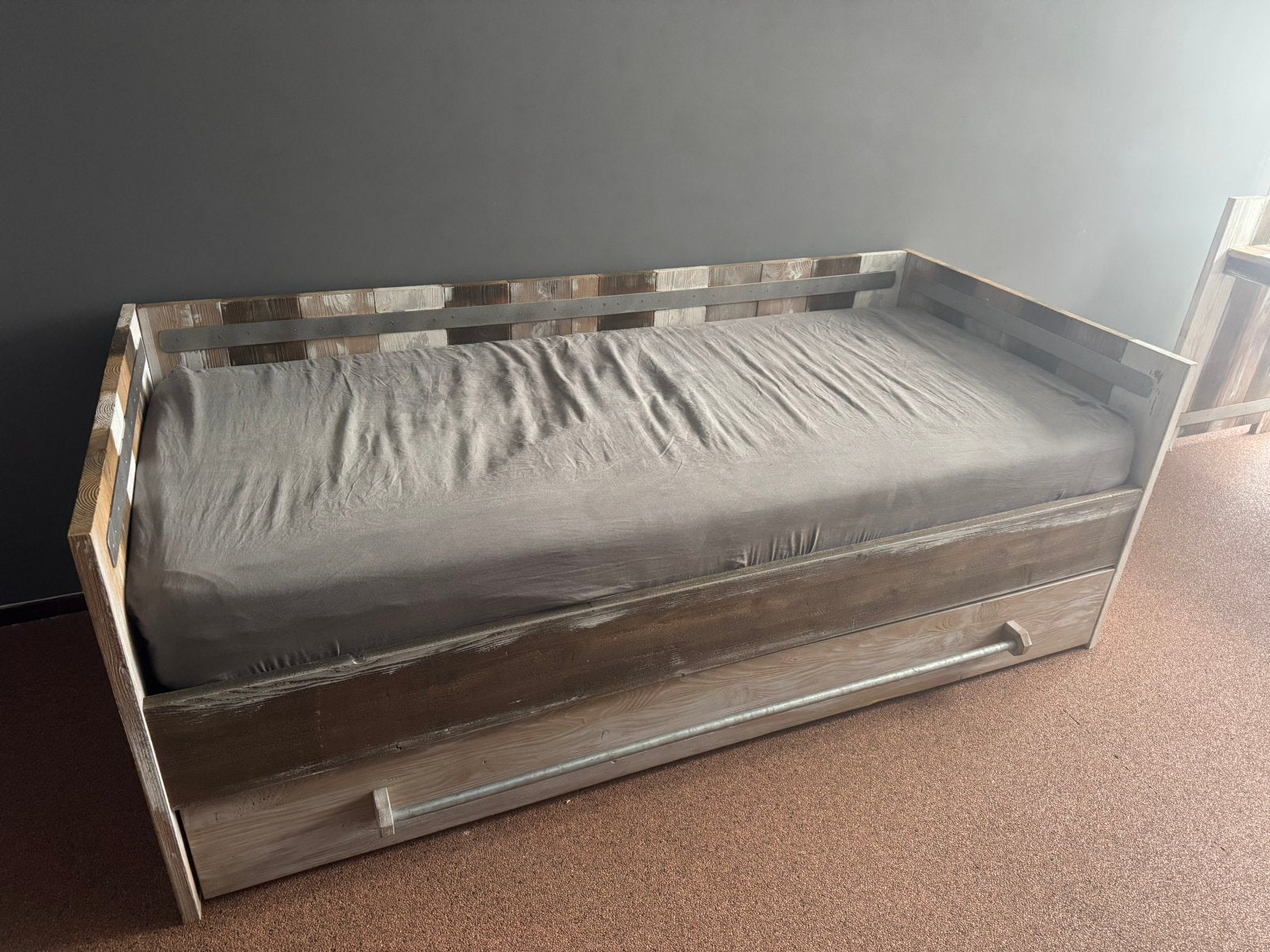 Mooi bed, Ophalen, Zo goed als nieuw, Eenpersoons, Hout
