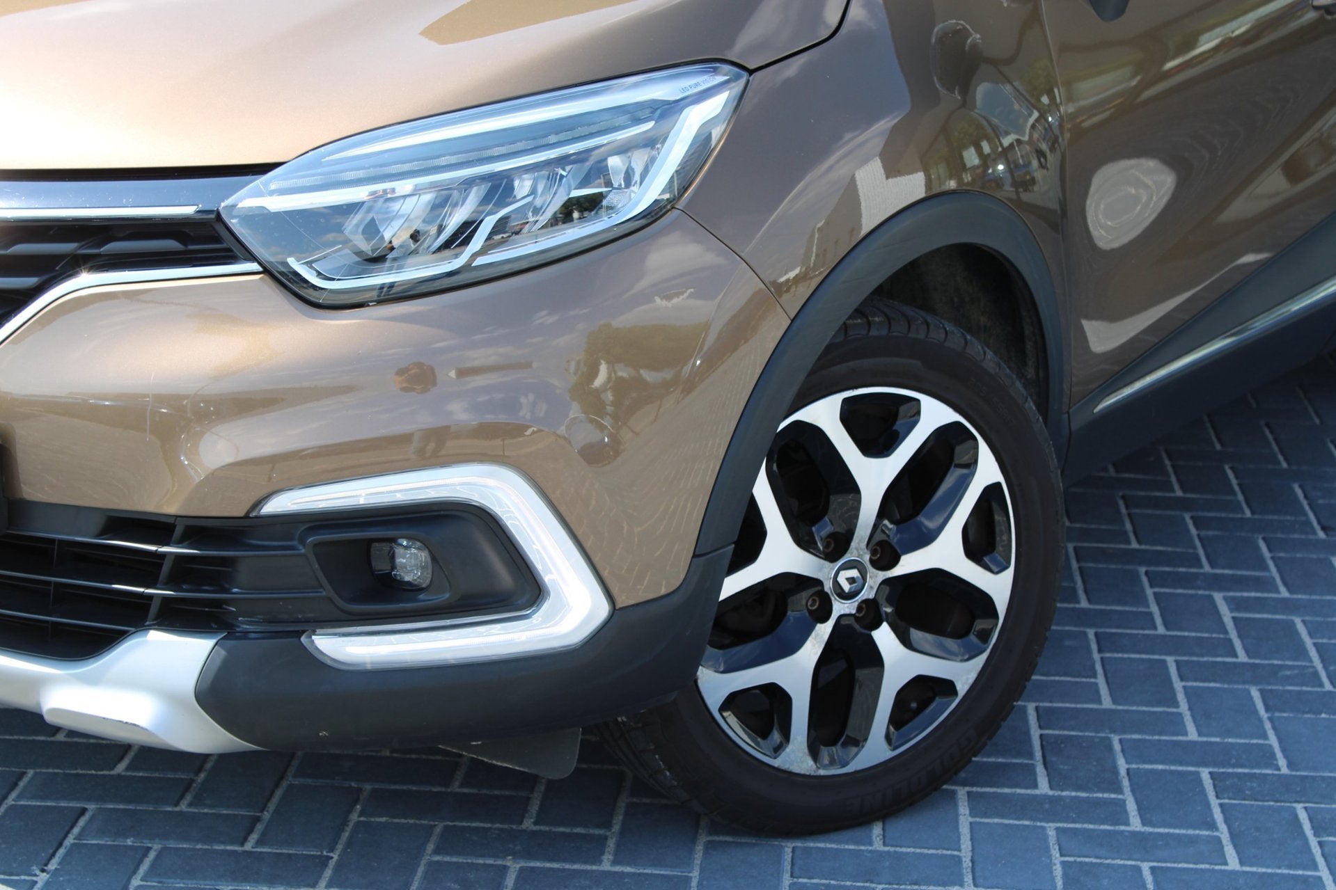 Renault Captur 0.9 TCe Intens, Parkeersensoren achter, Navig, Voorwielaandrijving, 898 cc, Stof, Gebruikt