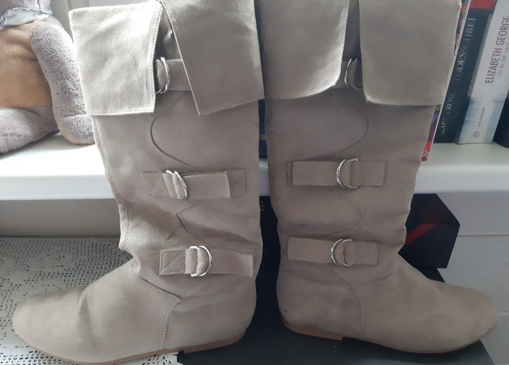 Dames Laarzen - maat 39 - lichtbruine, cappuccino kleur, Kleding | Dames, Schoenen, Hoge laarzen, Bruin, Ophalen of Verzenden