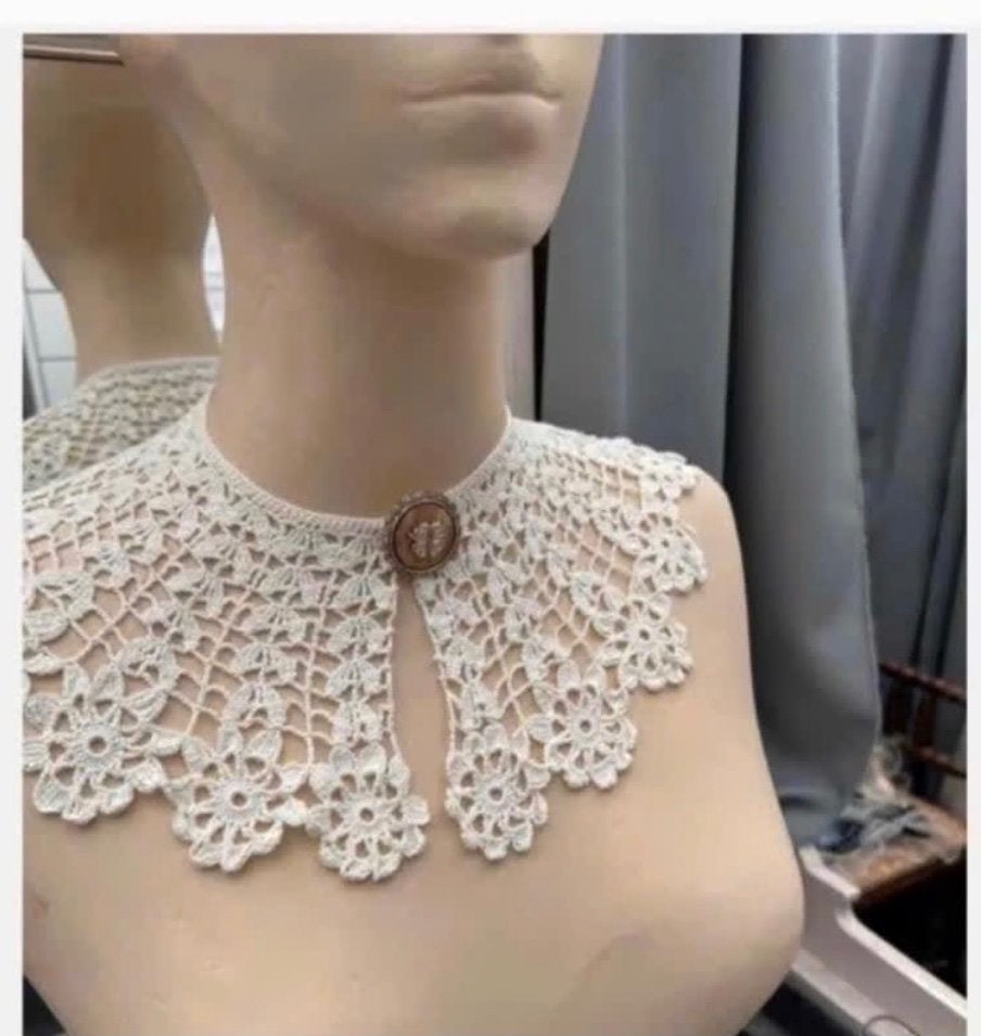 Gehaakte Kraag Knoopsluiting, gratis antieke broche, Ophalen of Verzenden