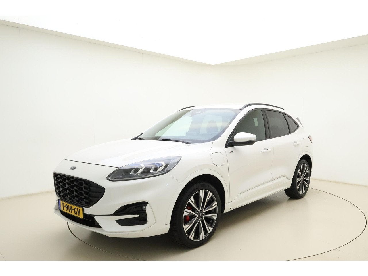 Ford Kuga 2.5 PHEV ST-Line 225 Pk | Stoel/Stuur/Voorraam Ver, Gebruikt, 4 cilinders, Wit, Bedrijf