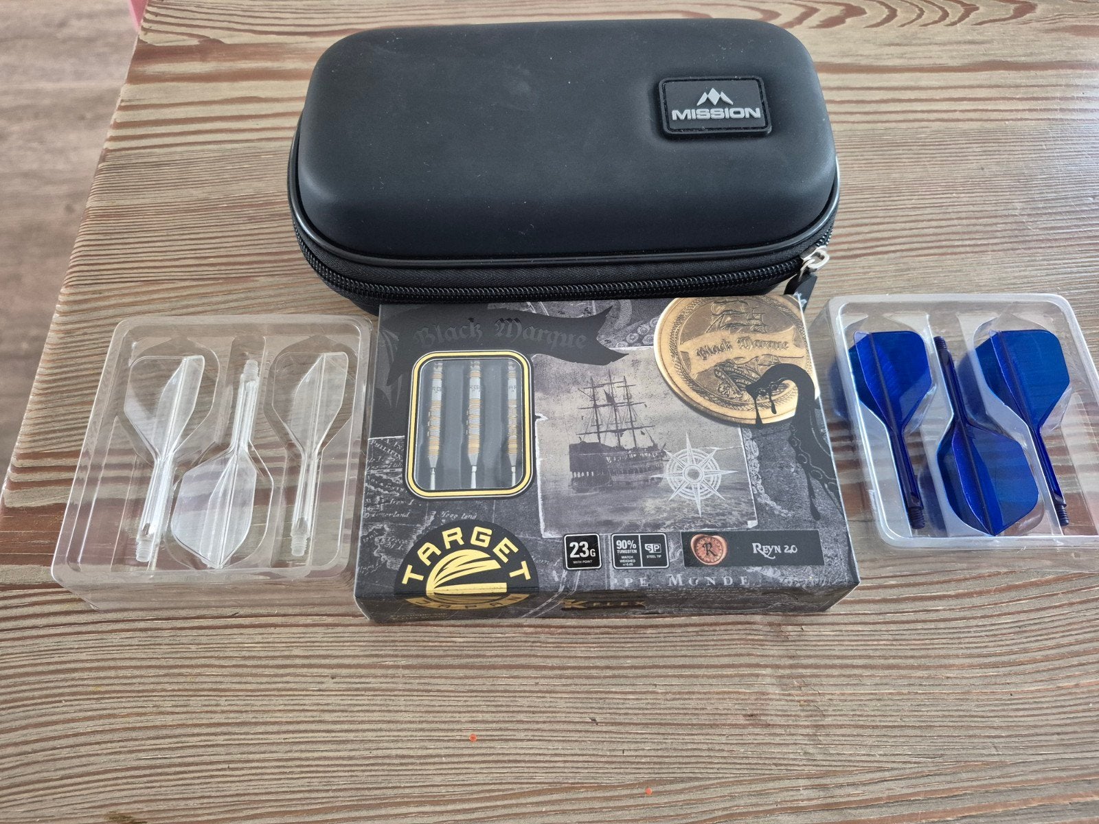Target Japan Black Marque Reyn 2.0 23g met Mission Dartscase, Sport en Fitness, Ophalen of Verzenden, Zo goed als nieuw, Pijlen