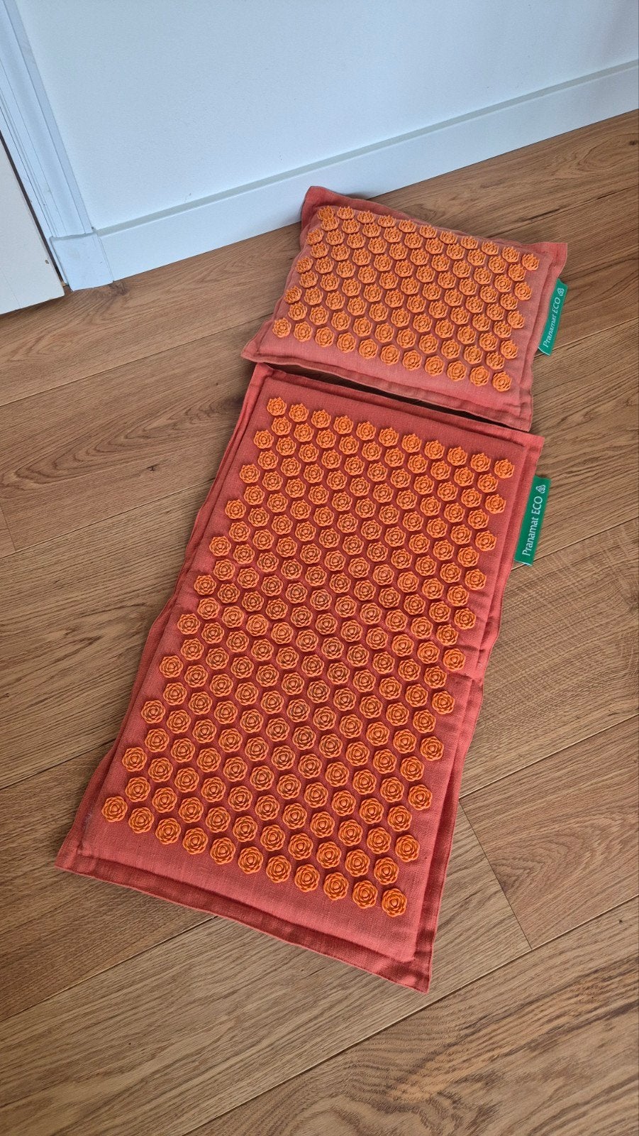 Pranamat Eco mat en kussen, kleur amber oranje, acupressuur, Sport en Fitness, Massageproducten, Ophalen of Verzenden, Zo goed als nieuw
