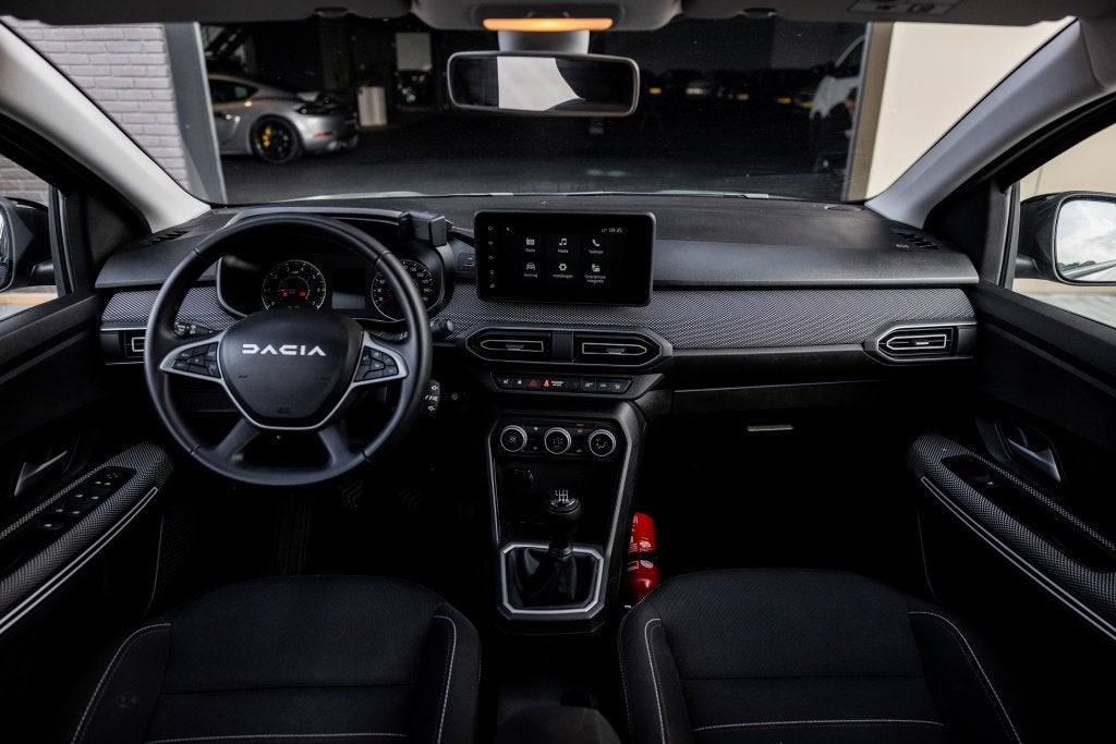 Dacia Jogger 1.0 TCe Extreme 7p. | Camera | Trekhaak | CarPl, Auto's, Stof, Gebruikt, Zwart, 7 stoelen