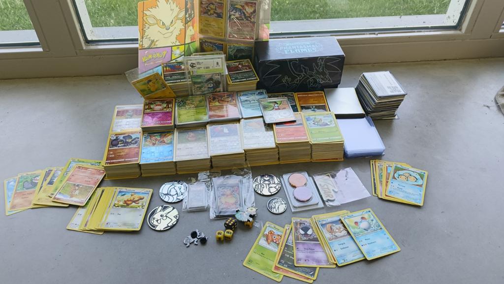 3500+ Pokémon kaarten (1995,2006,2022, + ) met holos en map, Ophalen of Verzenden, Zo goed als nieuw, Meerdere kaarten