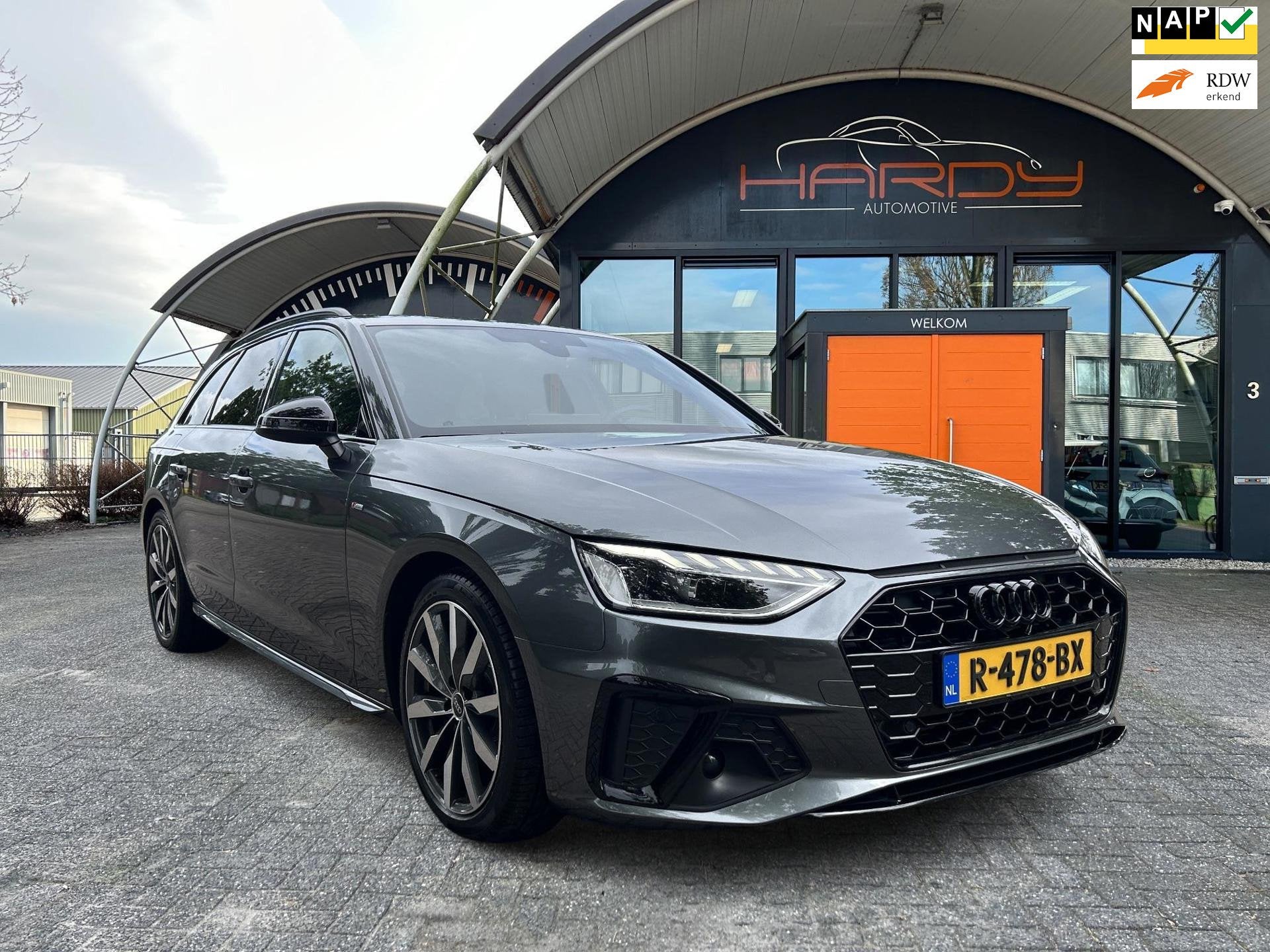 Audi A4 Avant 35 TFSI S edition Competition 1e EIG NL-Auto R, Auto's, Audi, Gebruikt, 4 cilinders, Origineel Nederlands, Hybride Elektrisch/Benzine