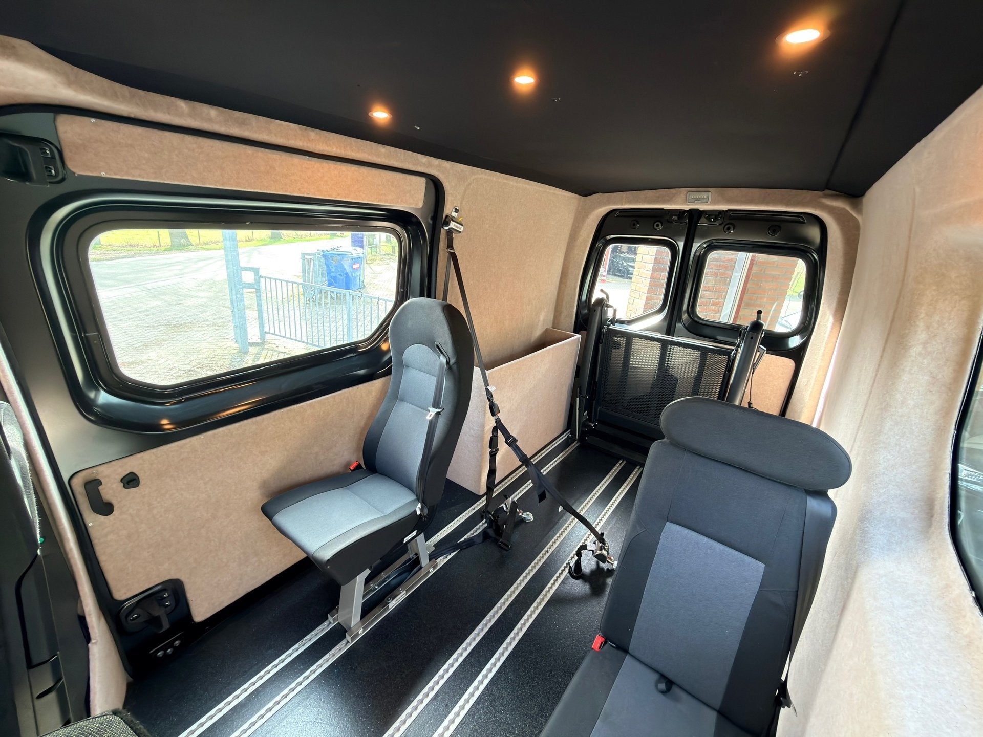 Renault MASTER Luxe Rolstoelbus Nieuw! L2H2, 4 cilinders, 150 pk, Renault, Leder en Stof