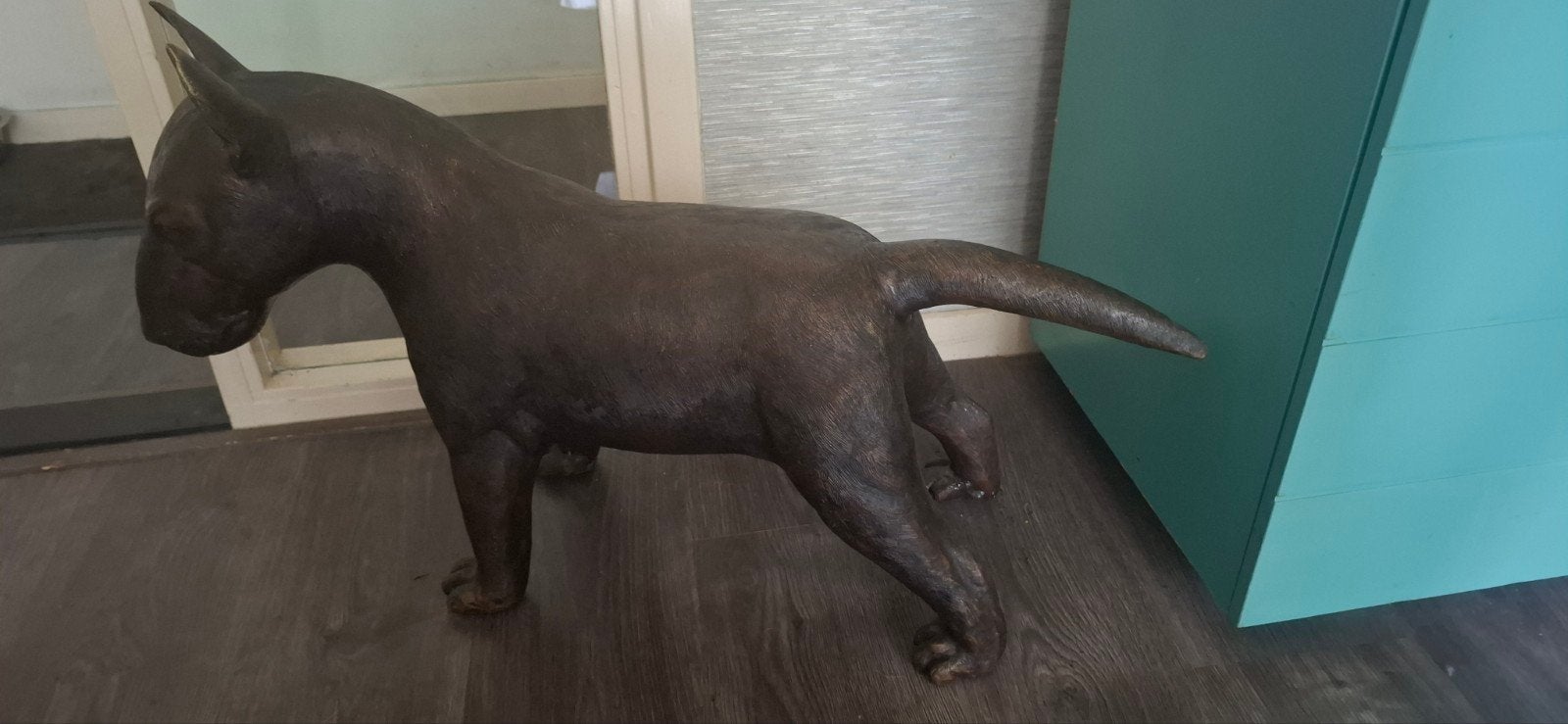 Bronzen beeld van een Bull Terriër, Ophalen, 50 - 100 cm, Beeld, Bruin