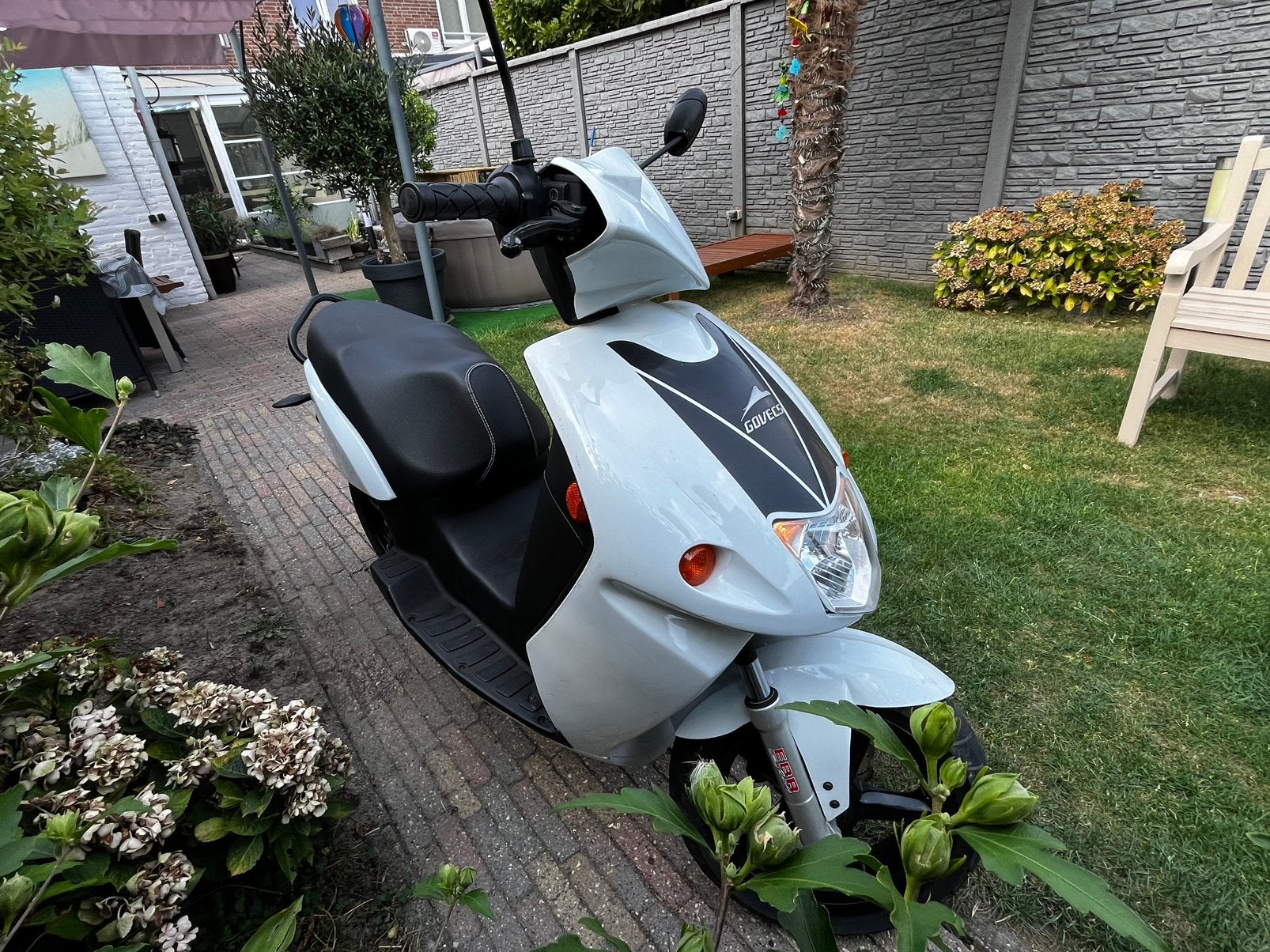 Govecs elektrische scooter -blauw kentekenplaat, Fietsen en Brommers, Snorfietsen en Snorscooters, Gebruikt, Elektrisch, Ophalen