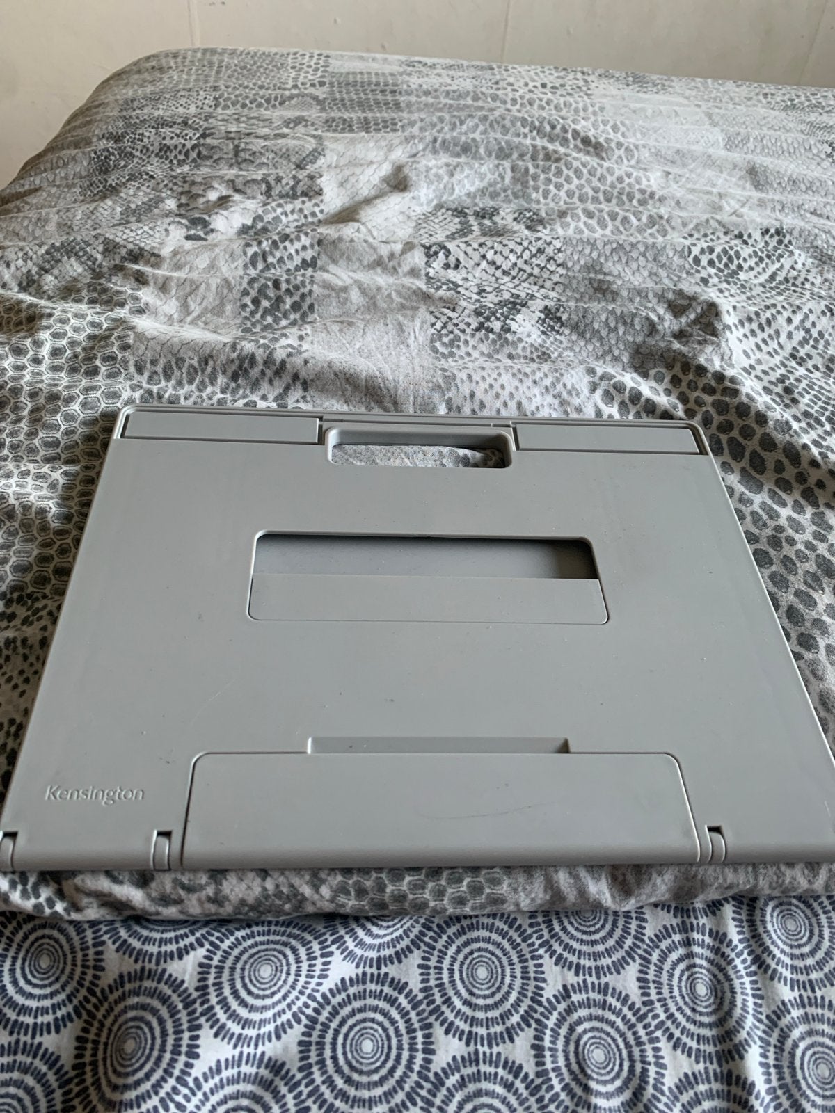 Kensington laptopstandaard - Ergonomisch en verstelbaar, Ophalen, Gebruikt, In diepte verstelbaar