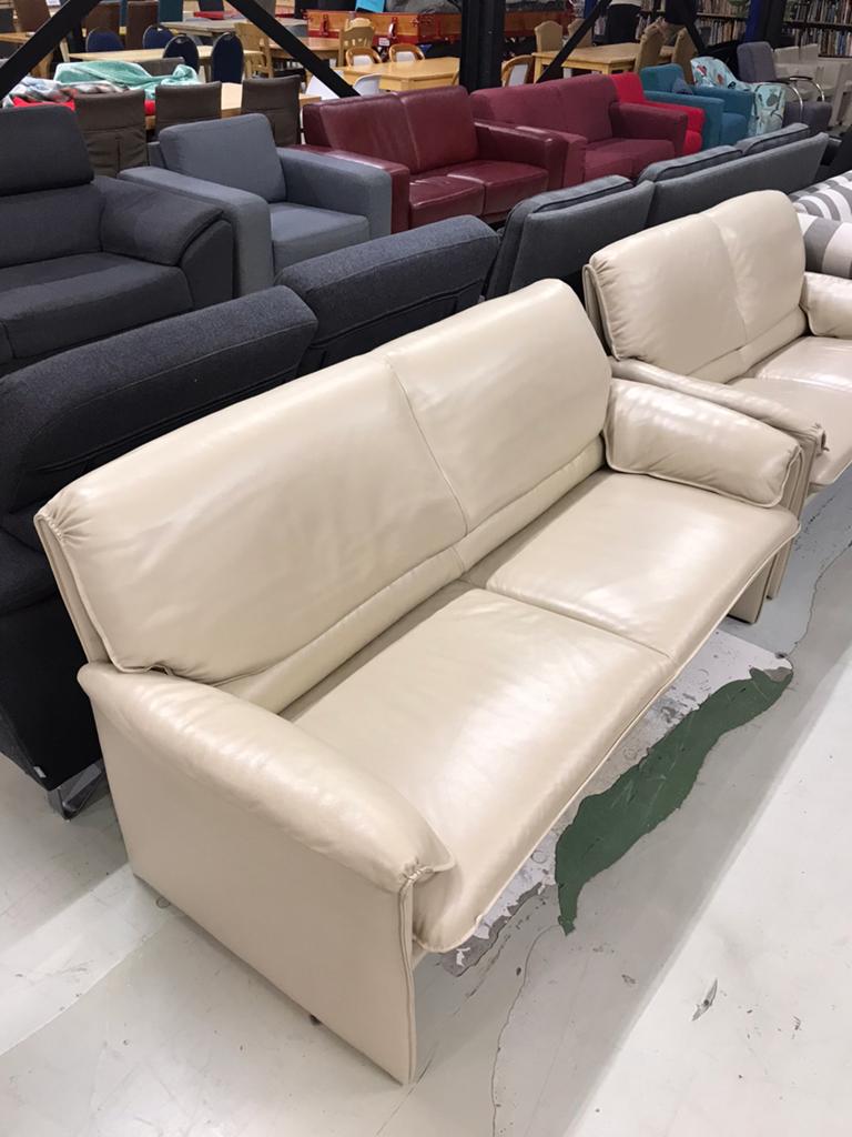 2 leren beige zitbanken zgan, Huis en Inrichting, Banken | Complete zithoeken, H, Ophalen of Verzenden, Zo goed als nieuw, H